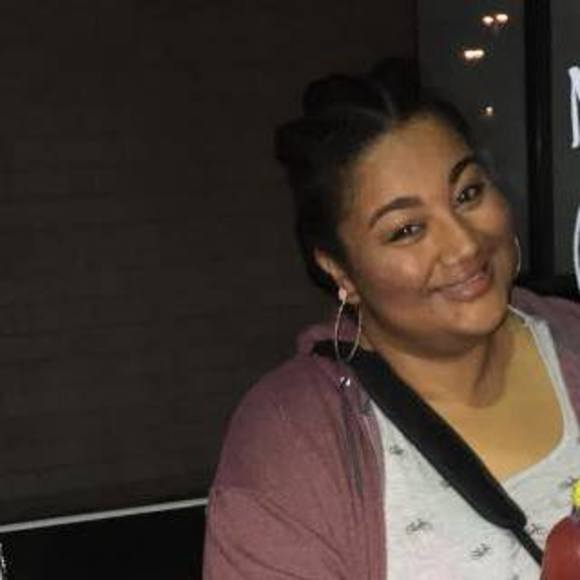 Meet your Posher, Alison - Picture 1 of 1